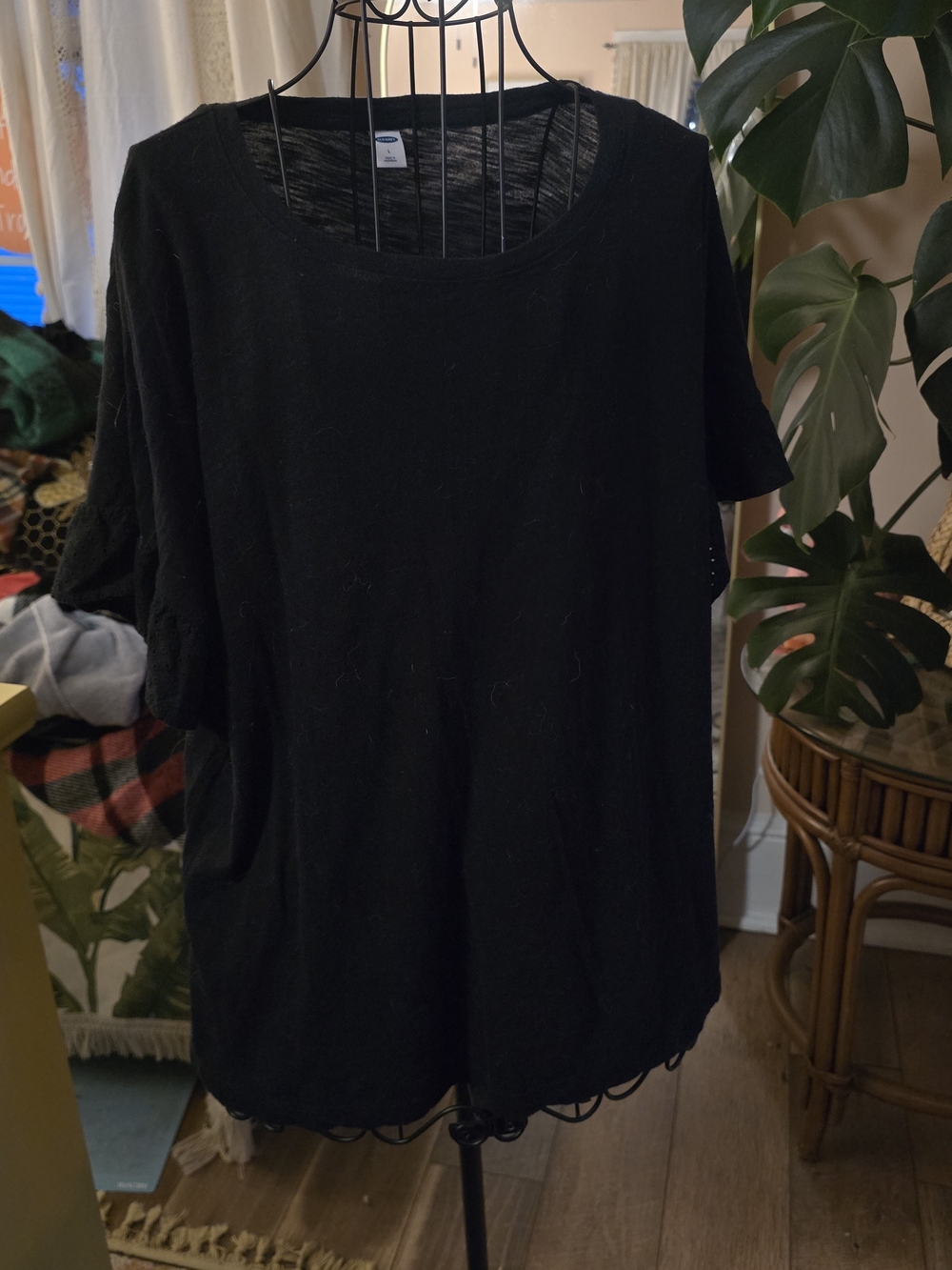 🐝🍯Old Navy Black Eyelet Flutter Sleeve Scoop Neck Slub T-Shirt Top L